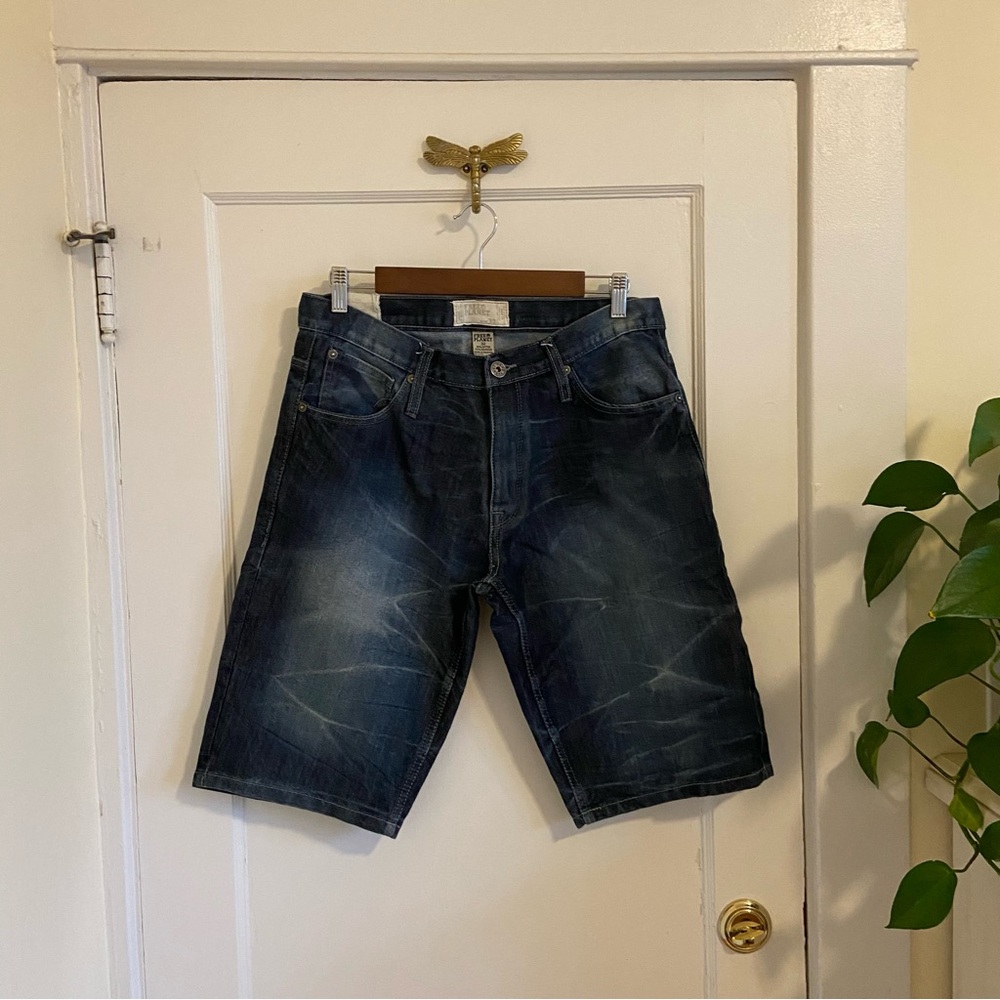 Free Planet Stretch Distressed Denim‎ Shorts with 11.5” Inseam, Waist 32”